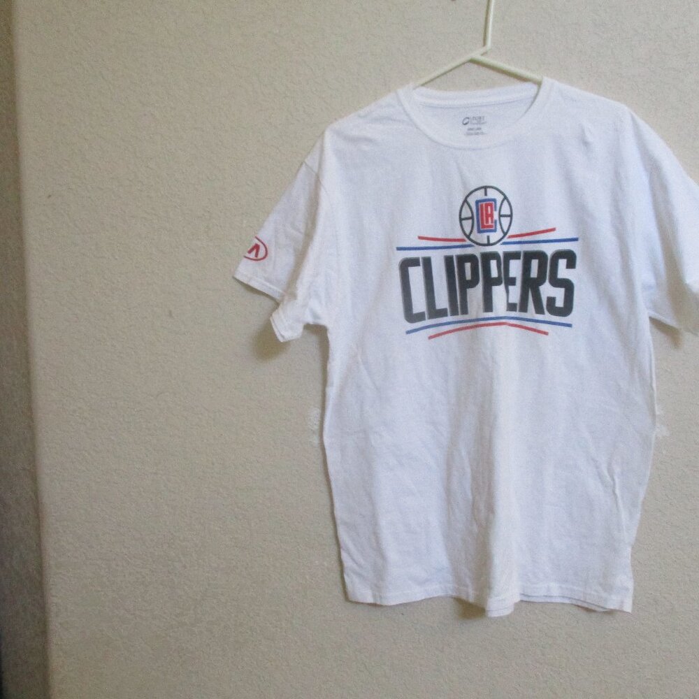 LA CLIPPERS T-SHIRT SIZE LG LIKE NEW